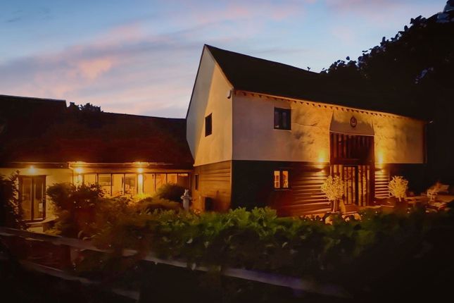 Dunmow CM6 5 bed barn for sale