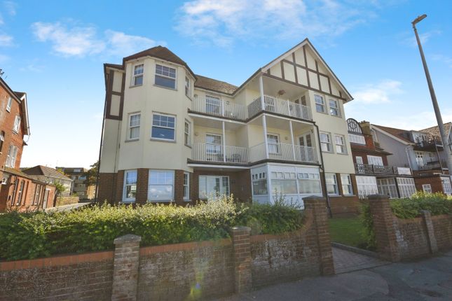 3 bedroom flat for sale