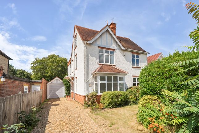 Northcourt Avenue, Berkshire RG2 6 bed detached house for sale
