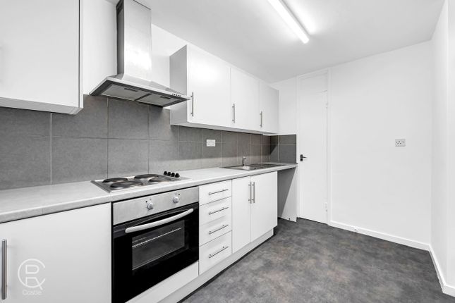 Riverside Close, London, W7 2 bed flat for sale