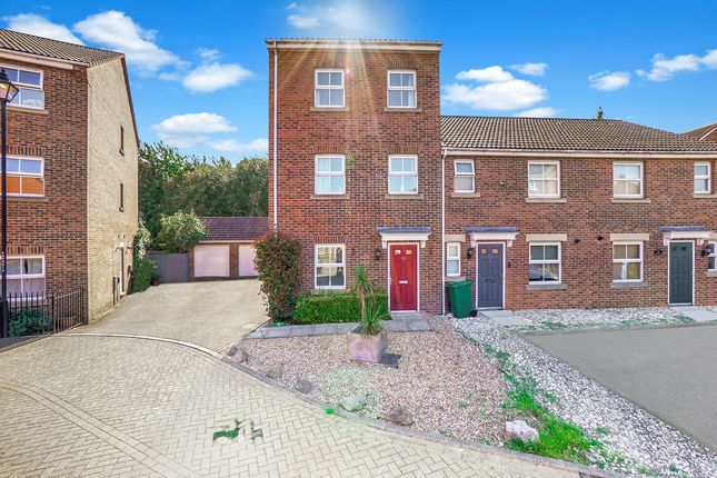 4 bedroom end of terrace house for sale