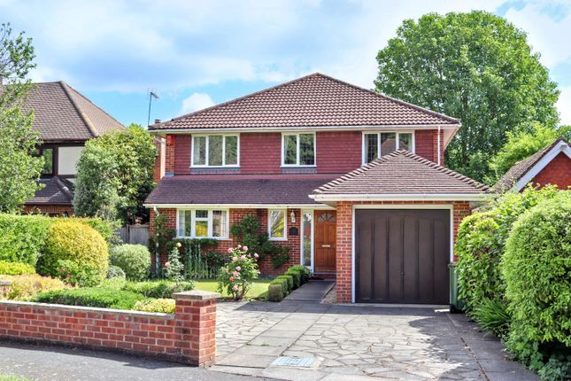 Woodside Avenue, Hersham Village KT12 4 bed detached house for sale