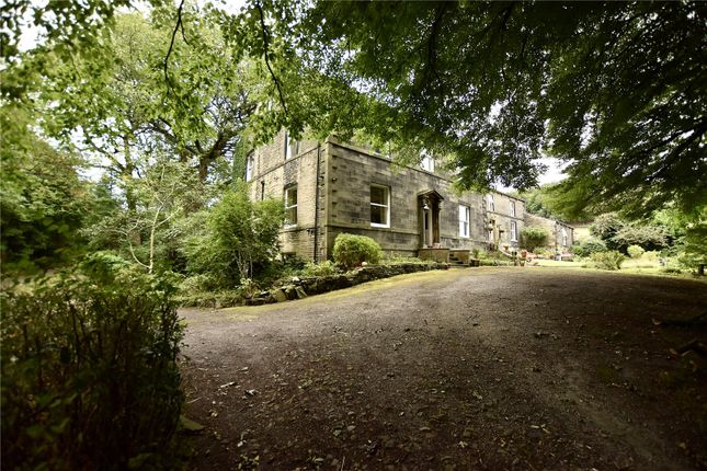 Milnrow Road, Shaw, Oldham, Greater... 5 bed semi