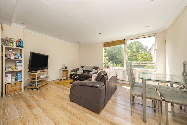 25 Carlton Drive, London, SW15 4 bed apartment for sale