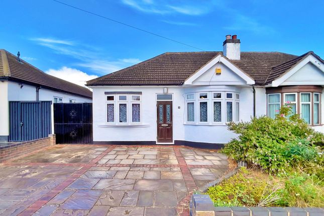 Heather Gardens, Romford, RM1 2 bed bungalow for sale