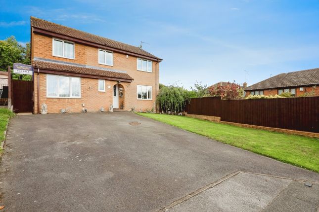 St Edmunds Close, Daventry NN11 4 bed detached house for sale