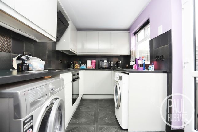 St. Leonards Road, Kirkley, NR33 3 bed terraced house for sale