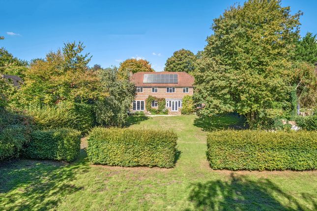 5 bed detached house