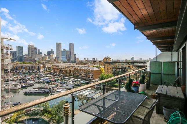 Berglen Court, E14 3 bed penthouse for sale