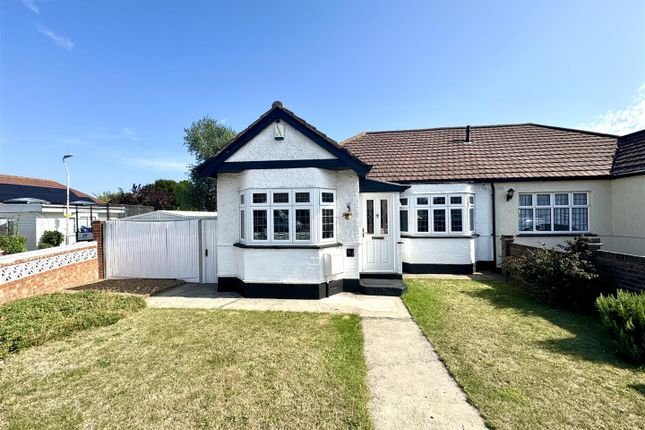 King Harolds Way, Bexleyheath DA7 2 bed semi