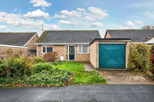 Russell Way, Wootton, 2 bed detached bungalow for sale