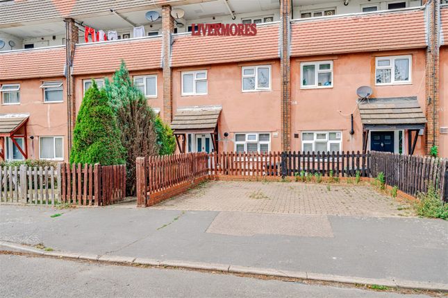 Alamein Gardens, Dartford 3 bed maisonette for sale