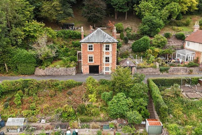 18 Eaton Road, Malvern... 4 bed detached house for sale