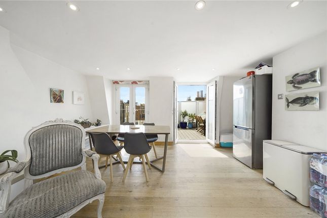 Bronsart Road, Fulham, London, SW6 3 bed apartment for sale
