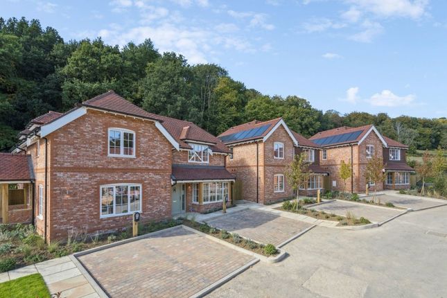 Critchmere Hill, Haslemere, Surrey 2 bed semi