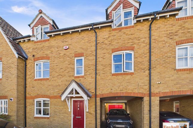 3 bedroom town house for sale