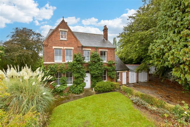 Sturry Hill, Sturry, Canterbury, Kent 4 bed detached house for sale