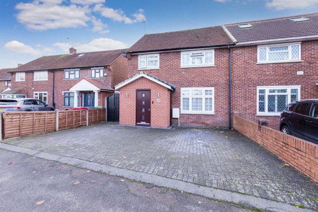 Trelawney Avenue, Langley SL3 3 bed semi