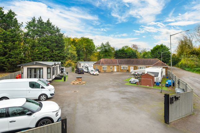 Iver SL0 3 bed property with land for sale