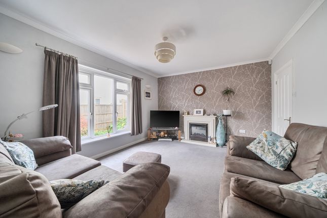 Pield Heath Avenue, Uxbridge 4 bed bungalow for sale