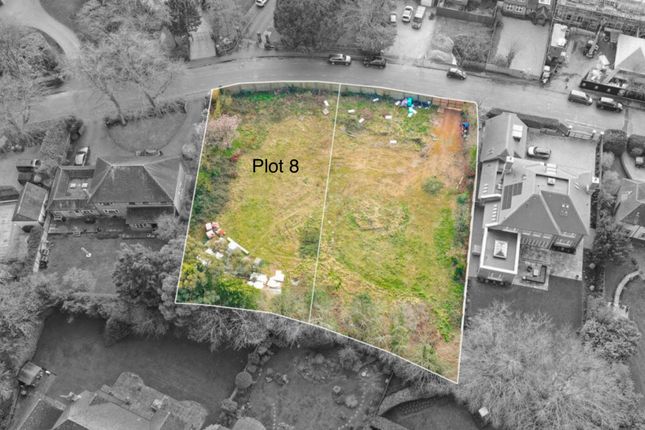Beaconsfield HP9 7 bed property with land for sale
