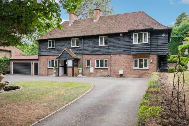 South Park Avenue, Rickmansworth WD3 6 bed detached house for sale