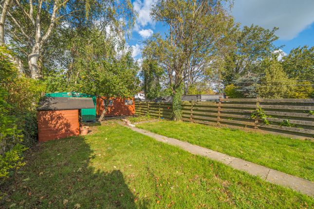 Woodhall Road, Calverley, Pudsey... 4 bed semi