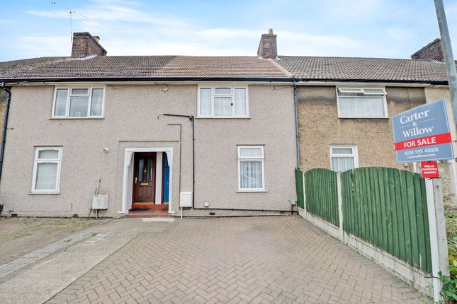 Langley Crescent, Essex 2 bed terraced house for sale