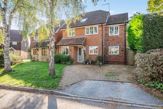 Woking,  Surrey,  GU22 5 bed detached house for sale