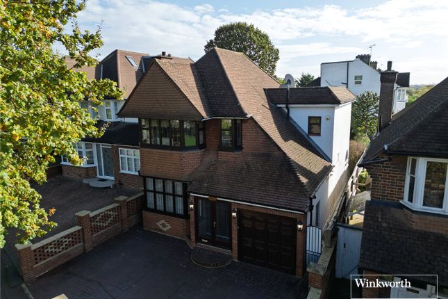 Salmon Street, London NW9 4 bed detached house for sale