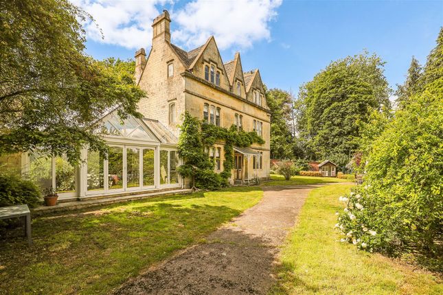 6 bedroom detached house for sale