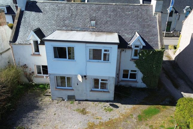 6 bedroom semi-detached house for sale