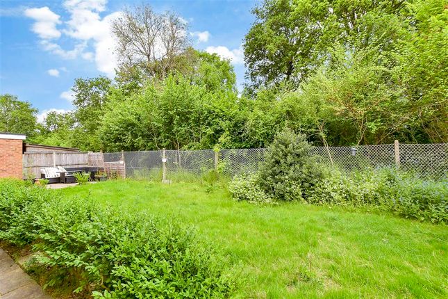 5 bedroom semi-detached house for sale