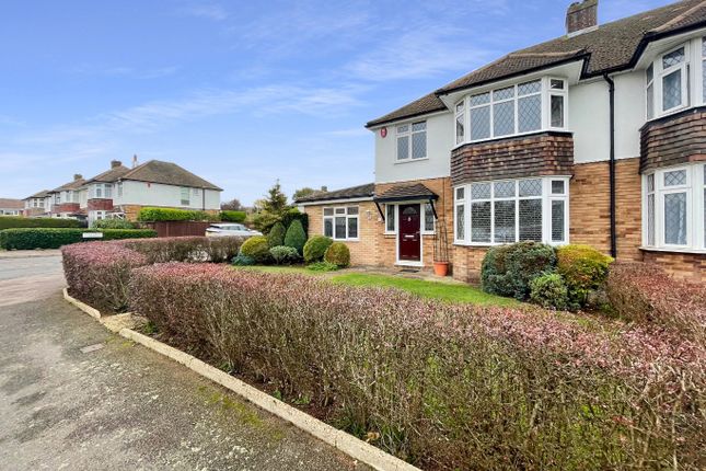 Swifts Green Road, Luton... 3 bed semi