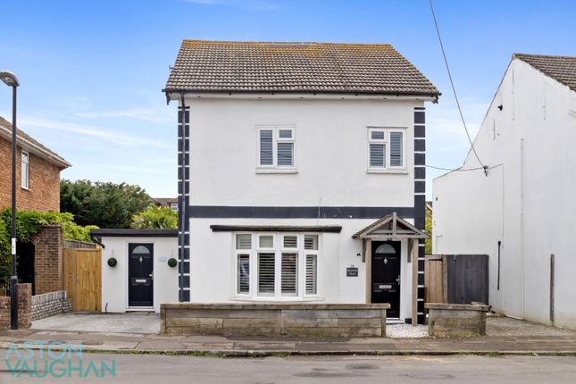 Livingstone Road, Burgess Hill RH15 3 bed detached house for sale