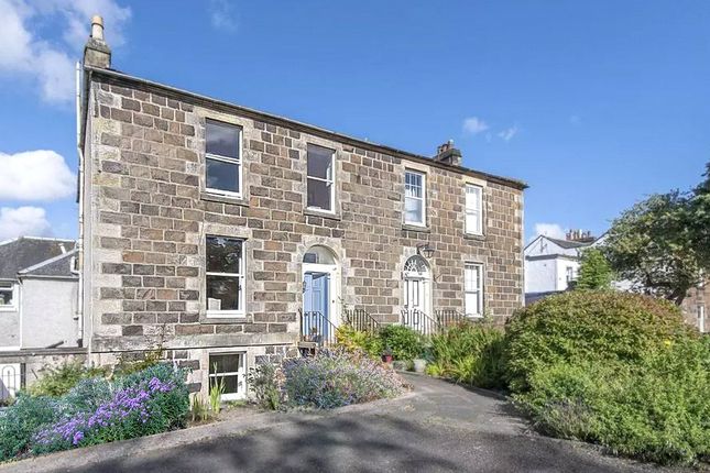 14 Melville Terrace, Stirling, FK8 4 bed maisonette for sale