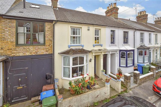 Queens Road, Faversham, Kent 3 bed terraced house for sale