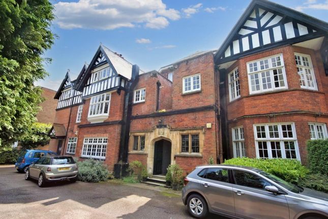 68 Wake Green Road, Birmingham B13 2 bed apartment for sale