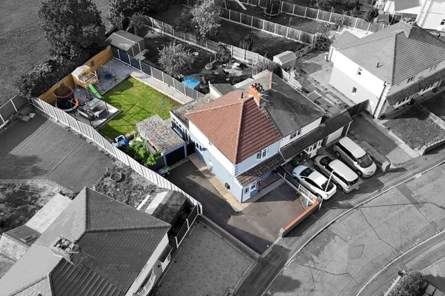 Wood Avenue, Wolverhampton WV11 2 bed semi