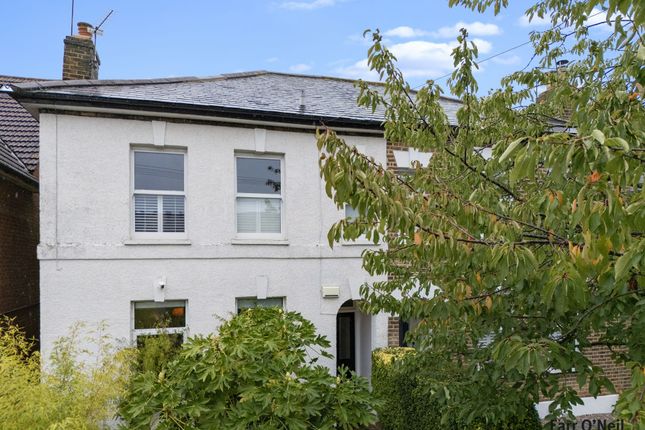 Princes Road, Buckhurst Hill, IG9 2 bed apartment for sale