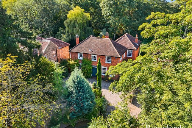 Brentwood Road, Herongate, CM13 5 bed detached house for sale