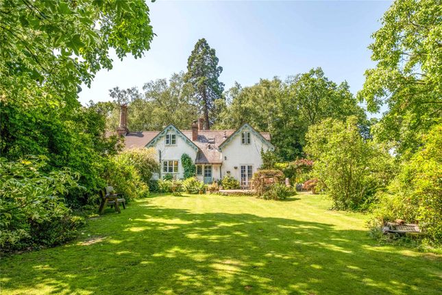 Park Lane, Hawkhurst, Cranbrook... 4 bed semi