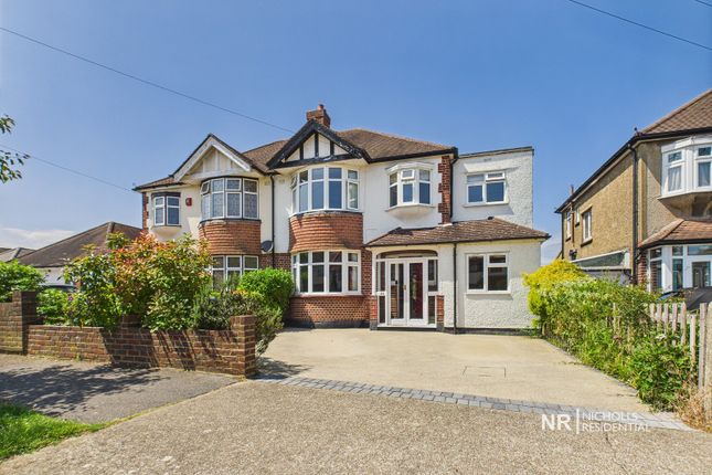 Bolton Road, Chessington, Surrey, KT9 5 bed semi