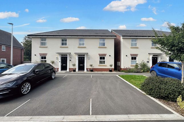 Moore Drive, Tiverton, EX16 3 bed semi