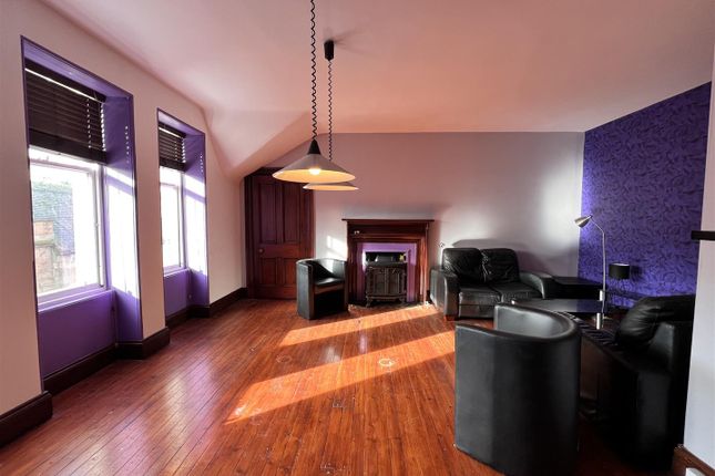 4 bedroom flat for sale