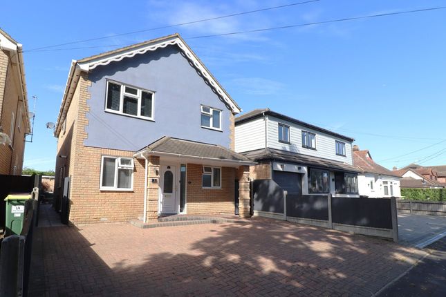 The Chase, Rayleigh, SS6 4 bed detached house for sale