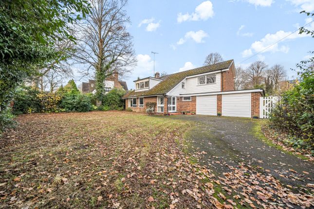 White Rose Lane, Surrey GU22 4 bed detached house for sale