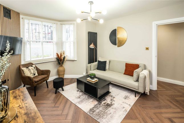 Halford Road, London, SW6 2 bed flat for sale