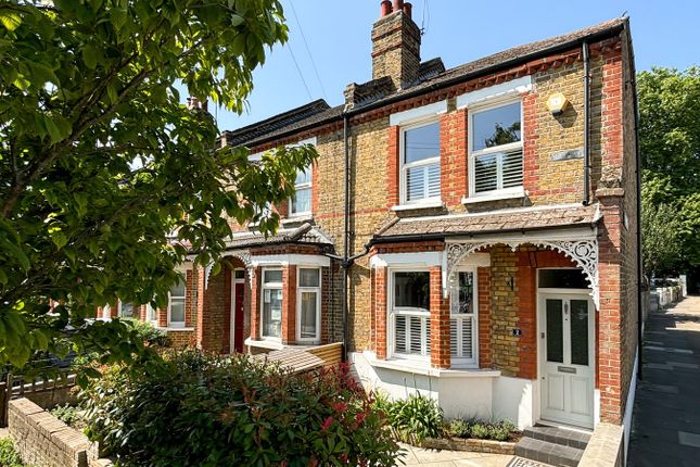 Aislibie Road, Lee, London, SE12 3 bed end of terrace house for sale
