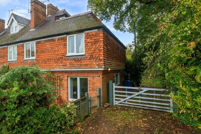 Petworth Road, Godalming GU8 3 bed end of terrace house for sale